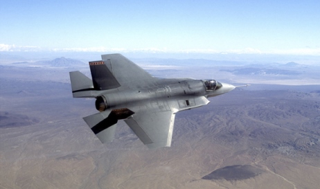 Истребитель F-35 США: горит, тонет и не летает